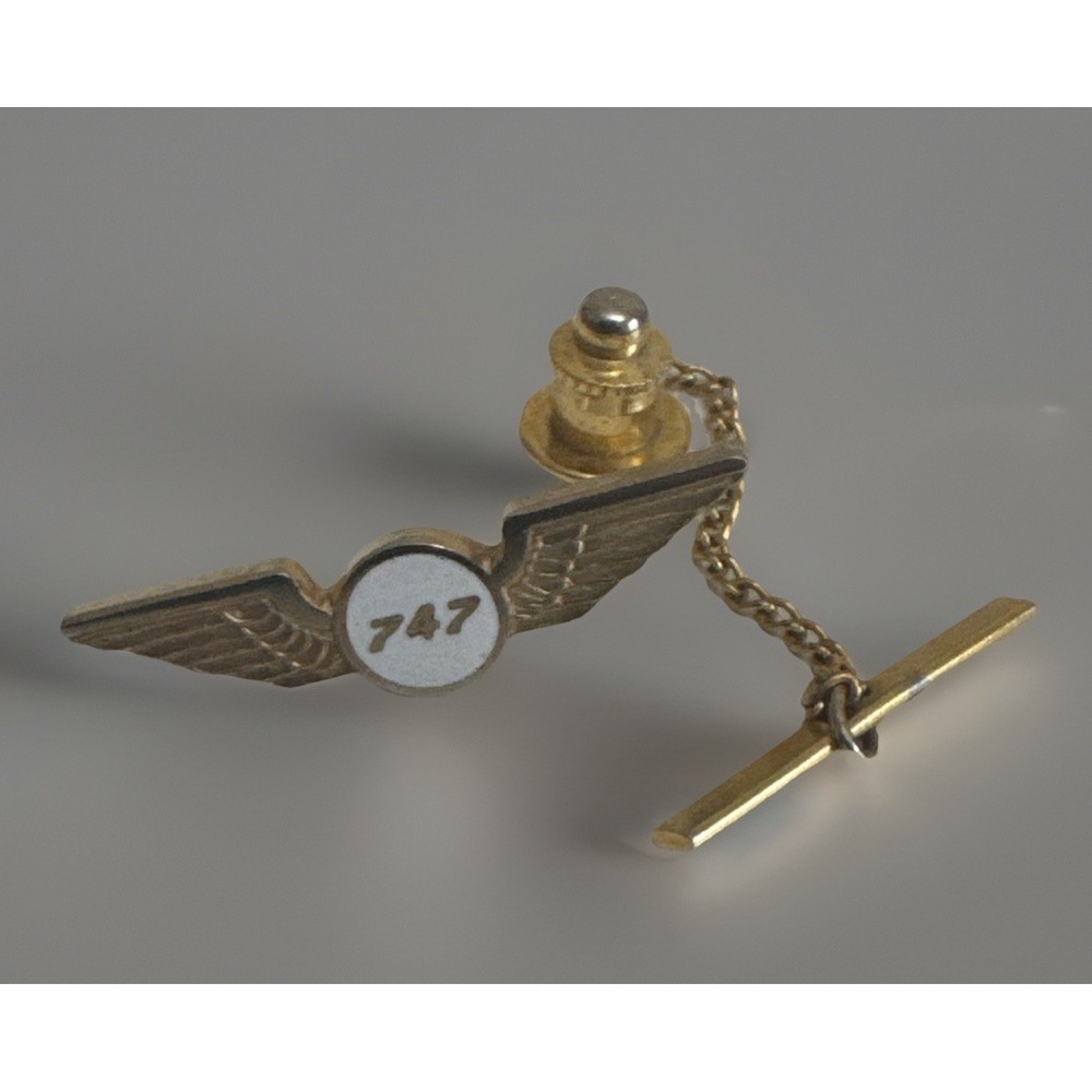 747 Pilot crew tie tack pin gold with white enamel Rare Style!!
